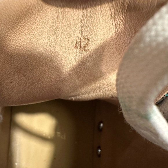 Christian Louboutin Rantus Orlato Flat Multi Glitter Ball
US 9 / EU 42 - Picture 6 of 8